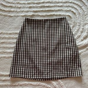 NEW WITH TAGS!! Plaid Brandy Melville Mini Skirt (S)